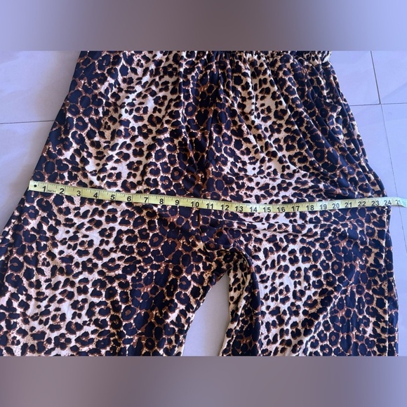 Plus Size Women’s sleeveless Leopard Print Jumpsuit size 3X pre-owned wide leg - Picture 6 of 16